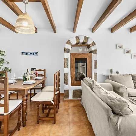 别墅 6 - Vipvipvillas 蒂亚斯